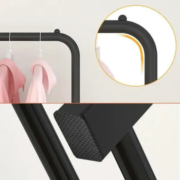 Porte-manteaux pratique avec roulettes réglables