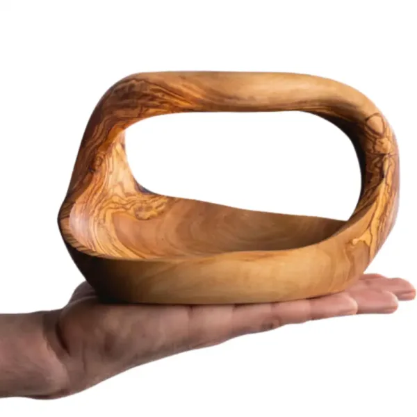 Panier de rangement en bois d'olivier.