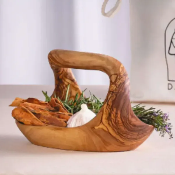 Panier décoratif en bois d'olivier rustique.