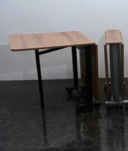 table-pliante-pour-intérieur-moderne