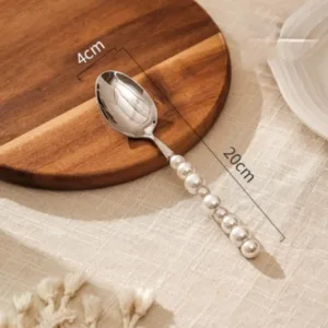 Ensemble de couverts en céramique blanche