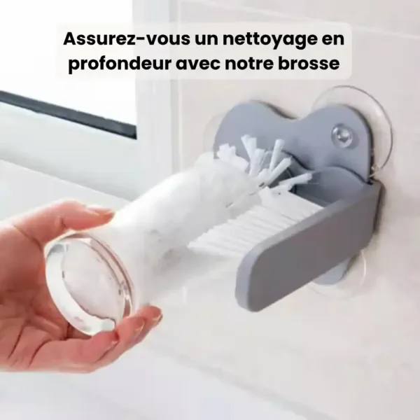 Nettoyage efficace des bouteilles avec brosse