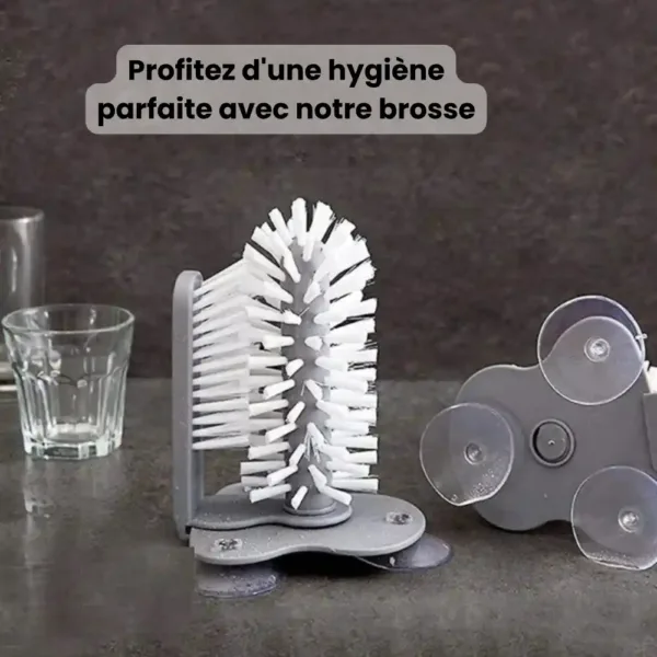 Accessoire de nettoyage pour bouteilles en plastique