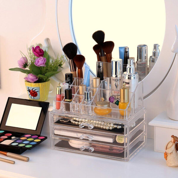 Tiroirs spacieux pour maquillage et accessoires