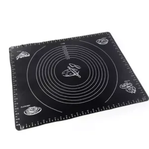 Tapis de pâtisserie en silicone noir 50.8 x 40.6 cm, surface idéale pour cuisiner sans accrocs.