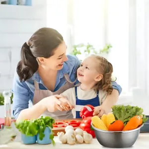 Coupe-légumes multifonction avec accessoires pour râper et hacher sans effort.