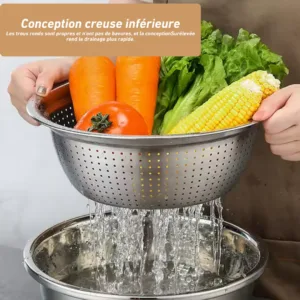 Ustensile de cuisine robuste et durable en acier inoxydable 18/10 pour un usage quotidien.